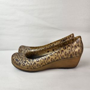 Crocs Women's Shoes Carlisa Animal Print Wedges Size 6